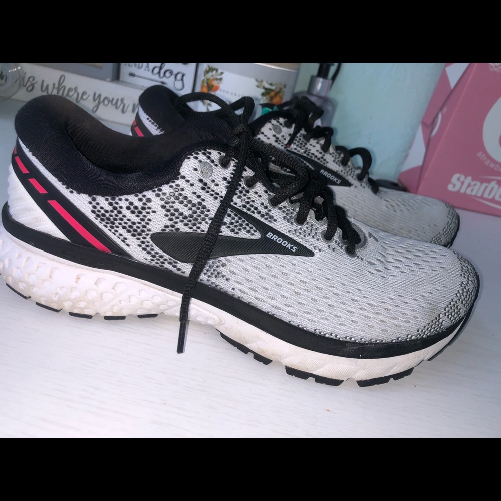 These sneakers are perfect for running